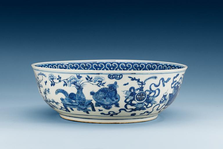 A blue and white punch bowl, Qing dynasty (1644-1912), with Qianlong mark.