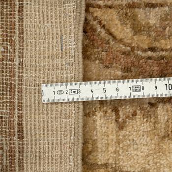 A Ziegler design carpet, around 300 x 245 cm.