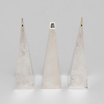 WOLFGANG GESSL, salt- och pepparkar samt vas/objekt, silver, Stockholm, 2000.