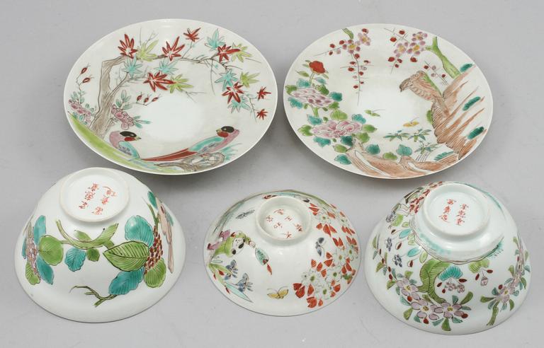 KOPPAR med FAT, 2 st, porslin, Kina, 1900-tal.