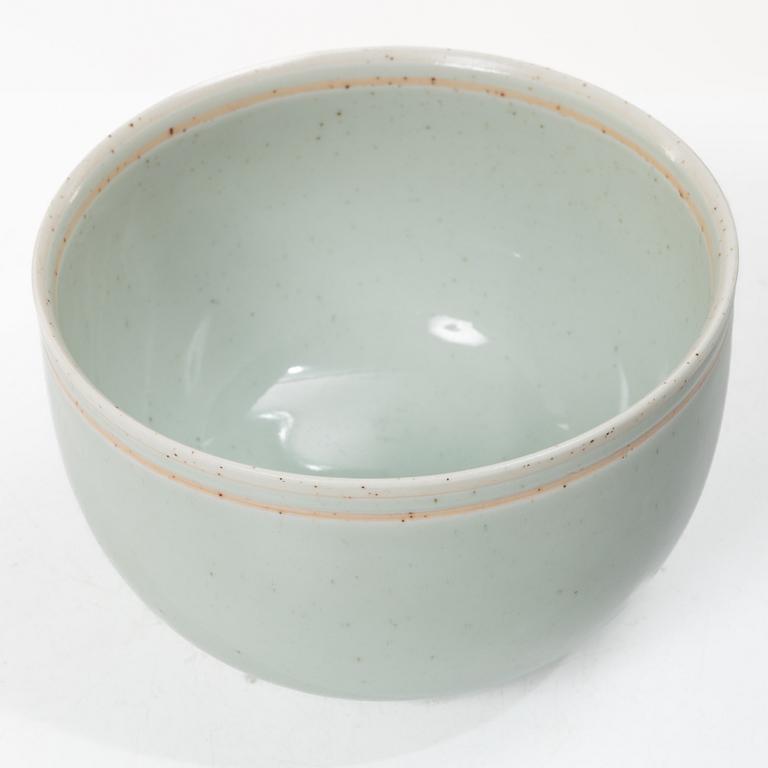 Alev Ebüzziya Siesbye, bowl, numbered 196/500, signed, Royal Copenhagen.