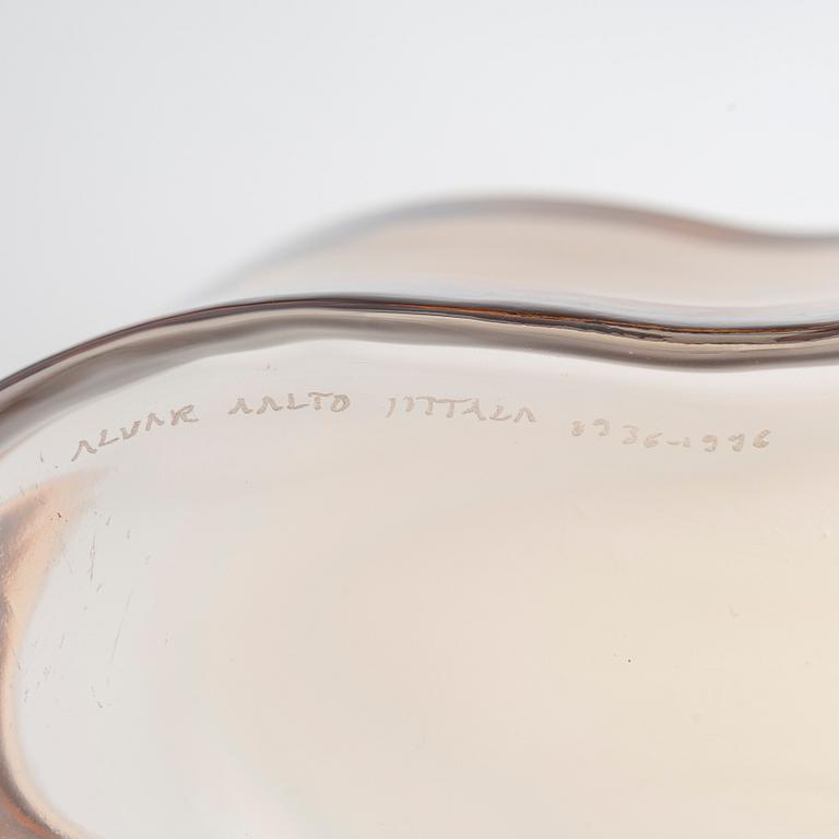 Alvar Aalto, vas, glas, "3030", 60-årsjubileumsvas, signerad Alvar Aalto Iittala 1936-1996.