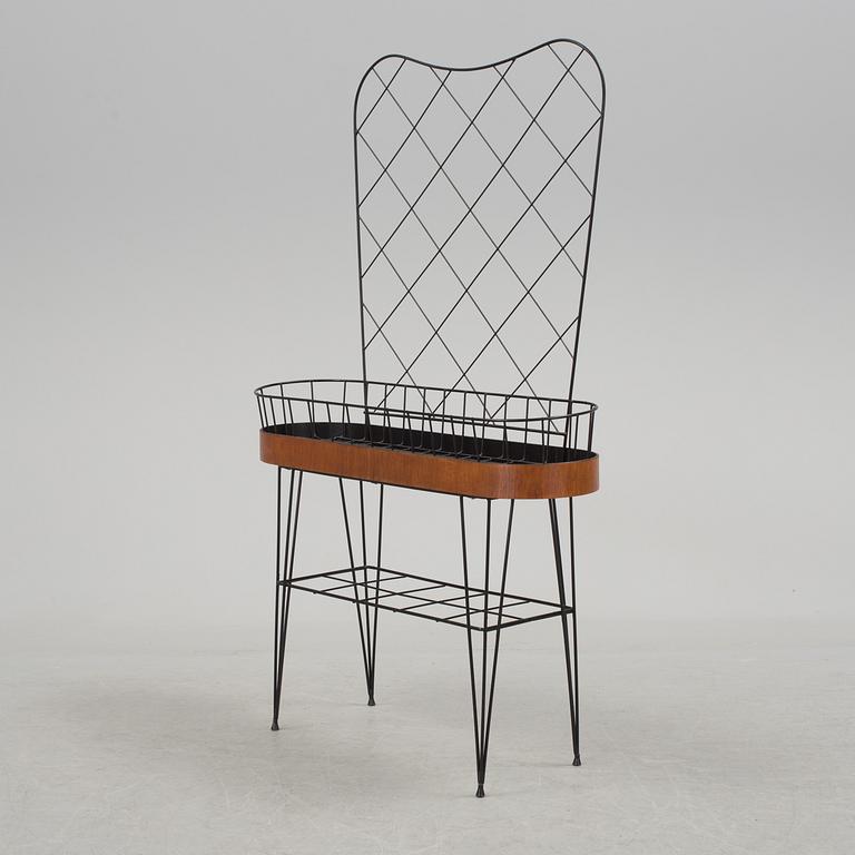 A mid 20th century flower table.