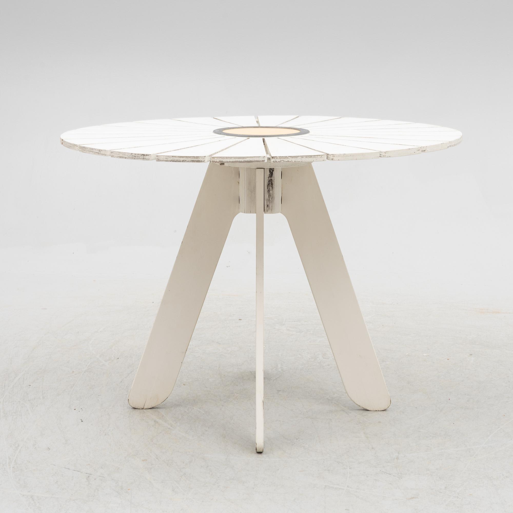 Alvar & Aino Aalto, an 'Aurino' garden furniture set with table and four chairs.