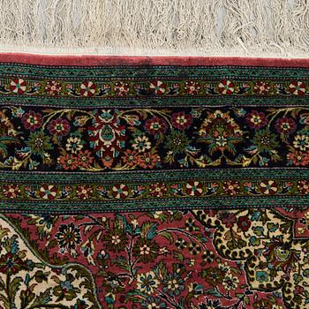 Matta, silke Ghom, centrala Persien, ca 205 x 145 cm.