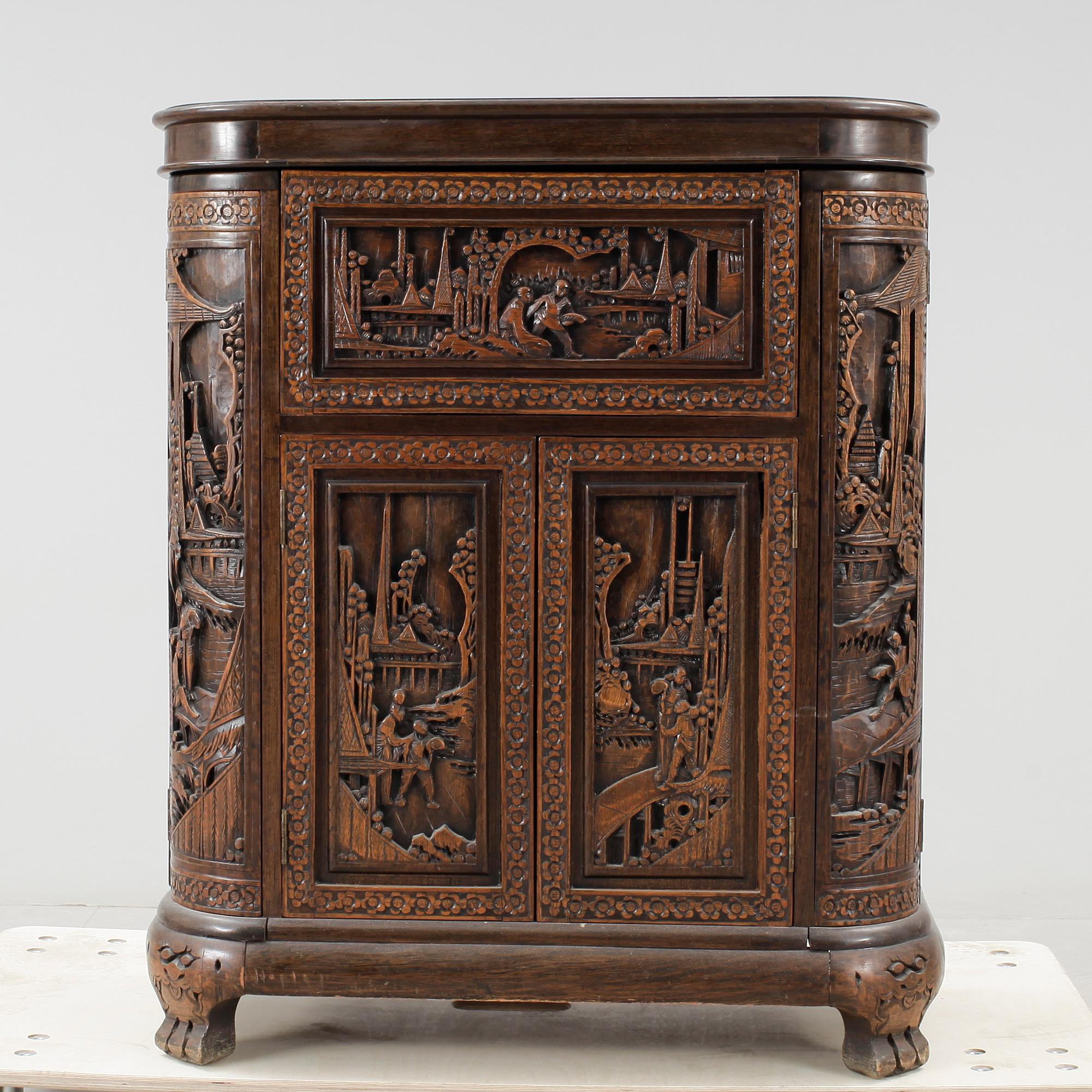 BARSKÅP, Kina, brickmärkt South China & Co, 1900-talets andra hälft.