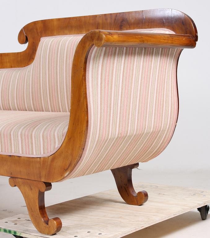 KANAPÉ, Karl Johan, omkring 1800-talets mitt.