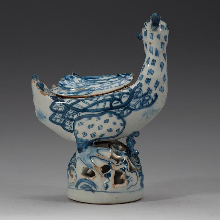 A blue and white cencer in shape of a bird, Ming dynasty, 17th Century.