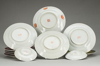 TALLRIKAR, 9+2 st. Porslin. Kina, 1900-tal.