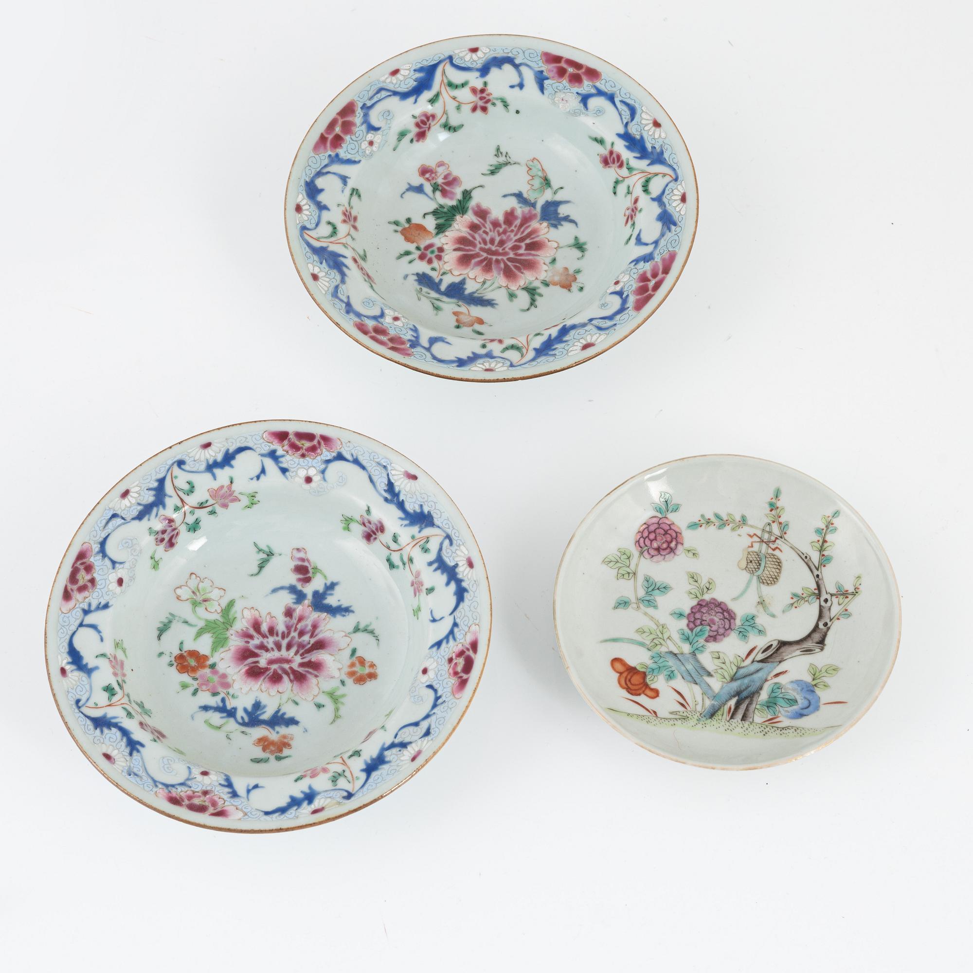 Two pairs of famille rose cups, a bowl, a small dish and a pair of deep dishes, Qing dynasty, 18th/19th century.