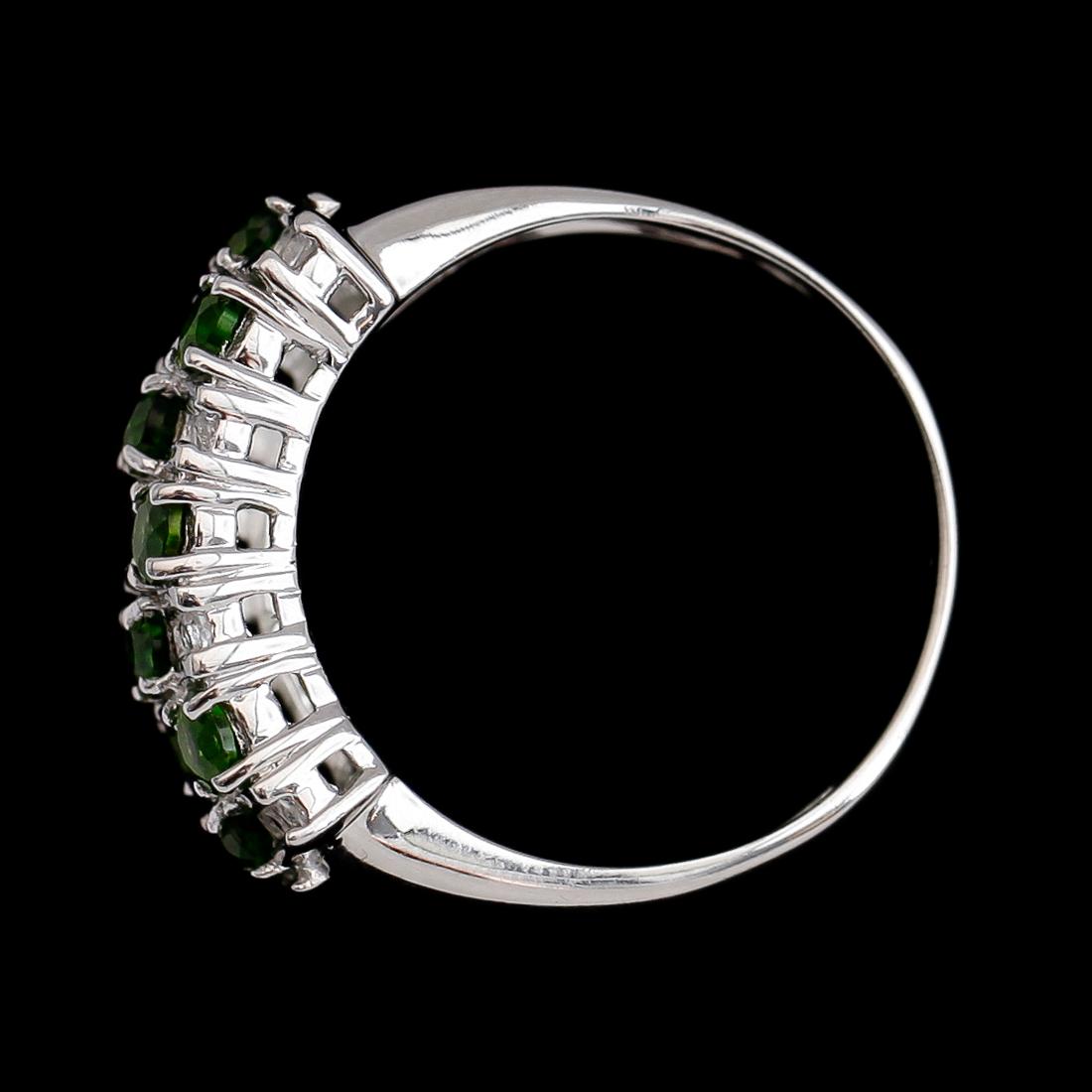 RING, sterlingsilver, vita topaser och gröna diopsider. Vikt ca 4,1 g.