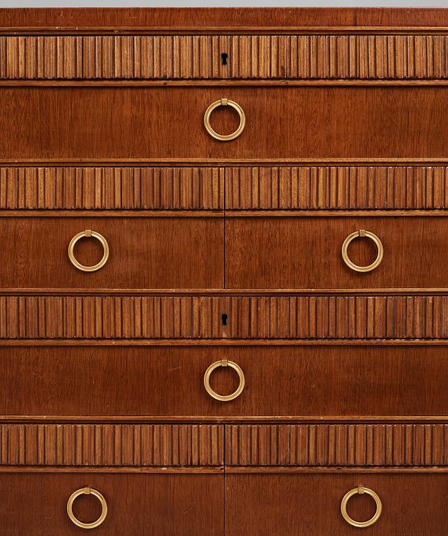 Oscar Nilsson, attributed to, a mahogany chest of drawers, Sweden 1930's.