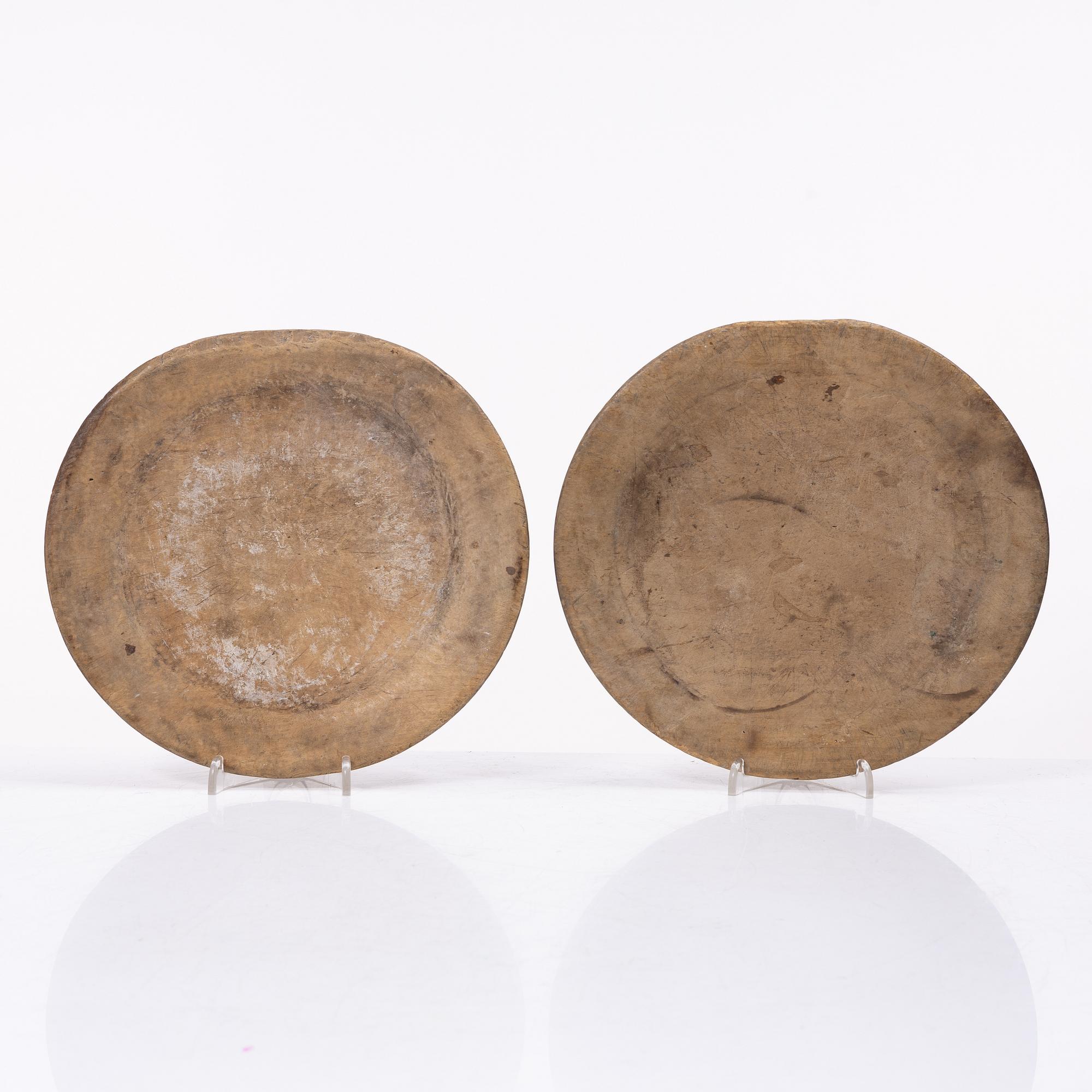 Eight folk art plates and dishes, 19th century.