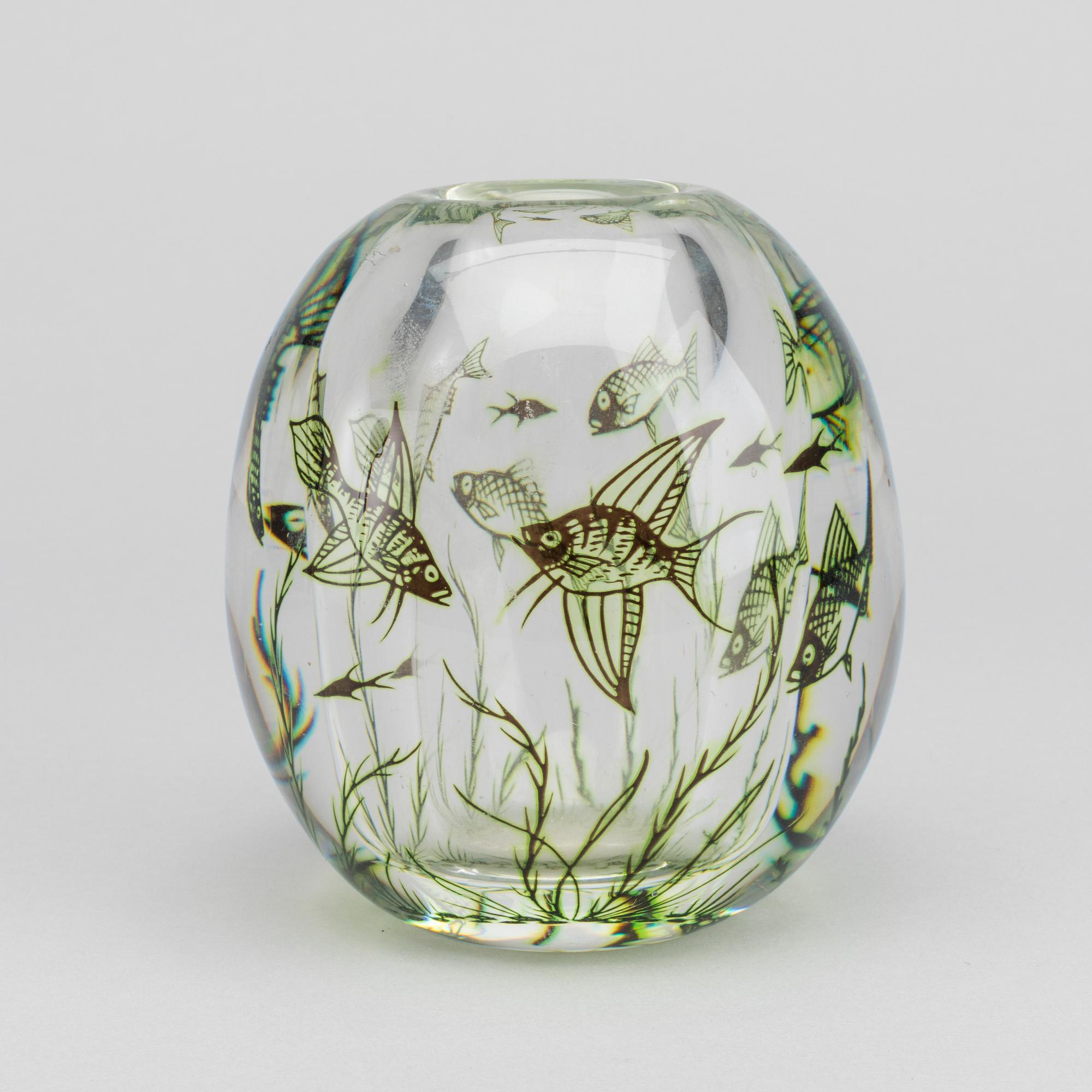 AN EDWARD HALD ORREFORS GLASS VASE, signed Orrefors Graal 393T Edvard Hald.