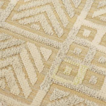 CARPET. Pile in relief. 139,5 x 81,5 cm. Signed ES at the back.