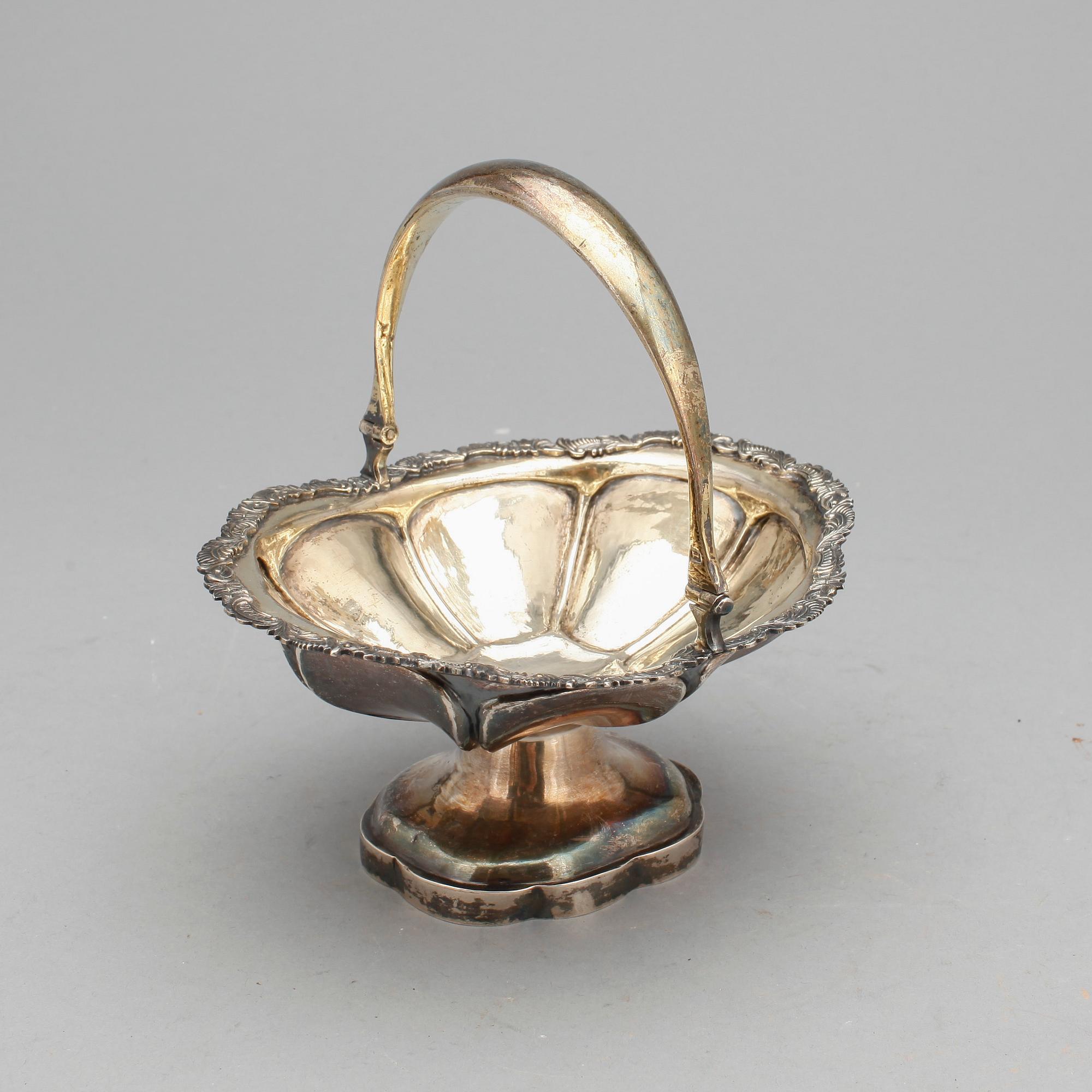 KORG, silver, S:t Petersburg, Ryssland, 1838. Vikt ca 213g.