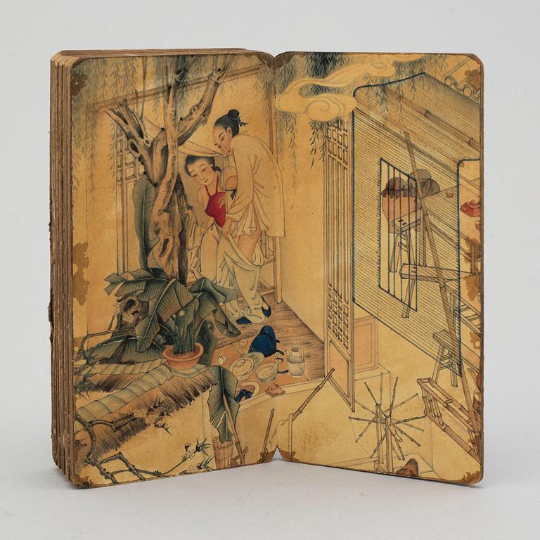 A 20TH CENTURY EAST ASIAN BOOK.