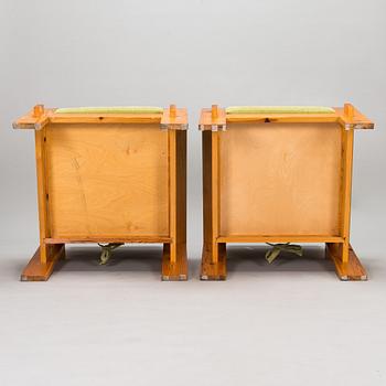 A pair of 1960/1970s armchairs.