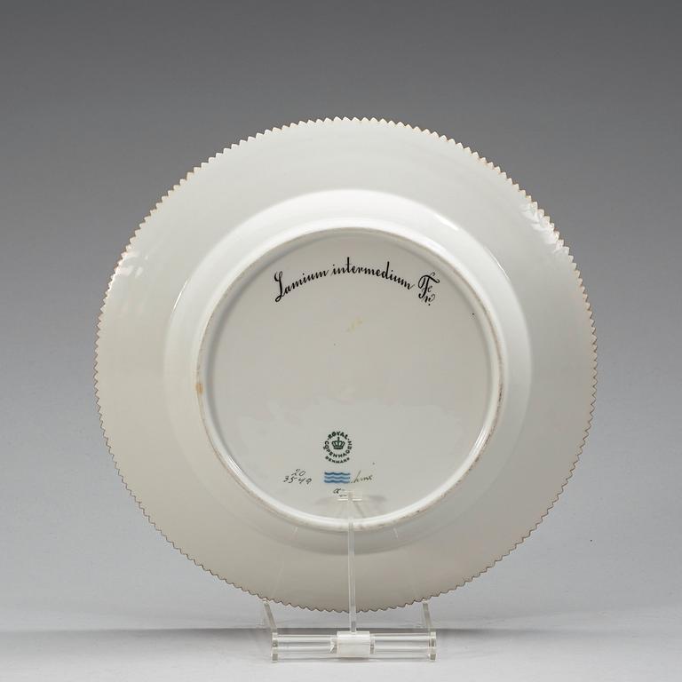 A set of 10 Royal Copenhagen 'Flora Danica' dinner plates, Denmark, 20th Century.