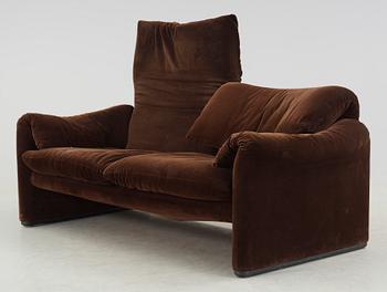 SOFFA, "Maralunga", Vico Magistretti för Cassina, formgiven 1973.