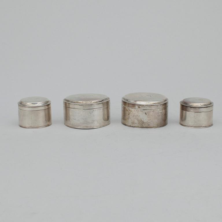 TOILETTEDOSOR, 2+1+1, silver, bla Gustaf Möllenborg. 1830-tal. Totalt ca 146 gram.