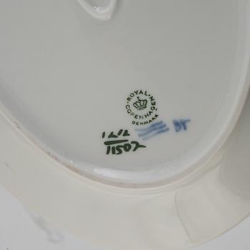 Arnold Krog, dinner service, 67 pieces, porcelain, "Blå vifte", Royal Copenhagen, Denmark.