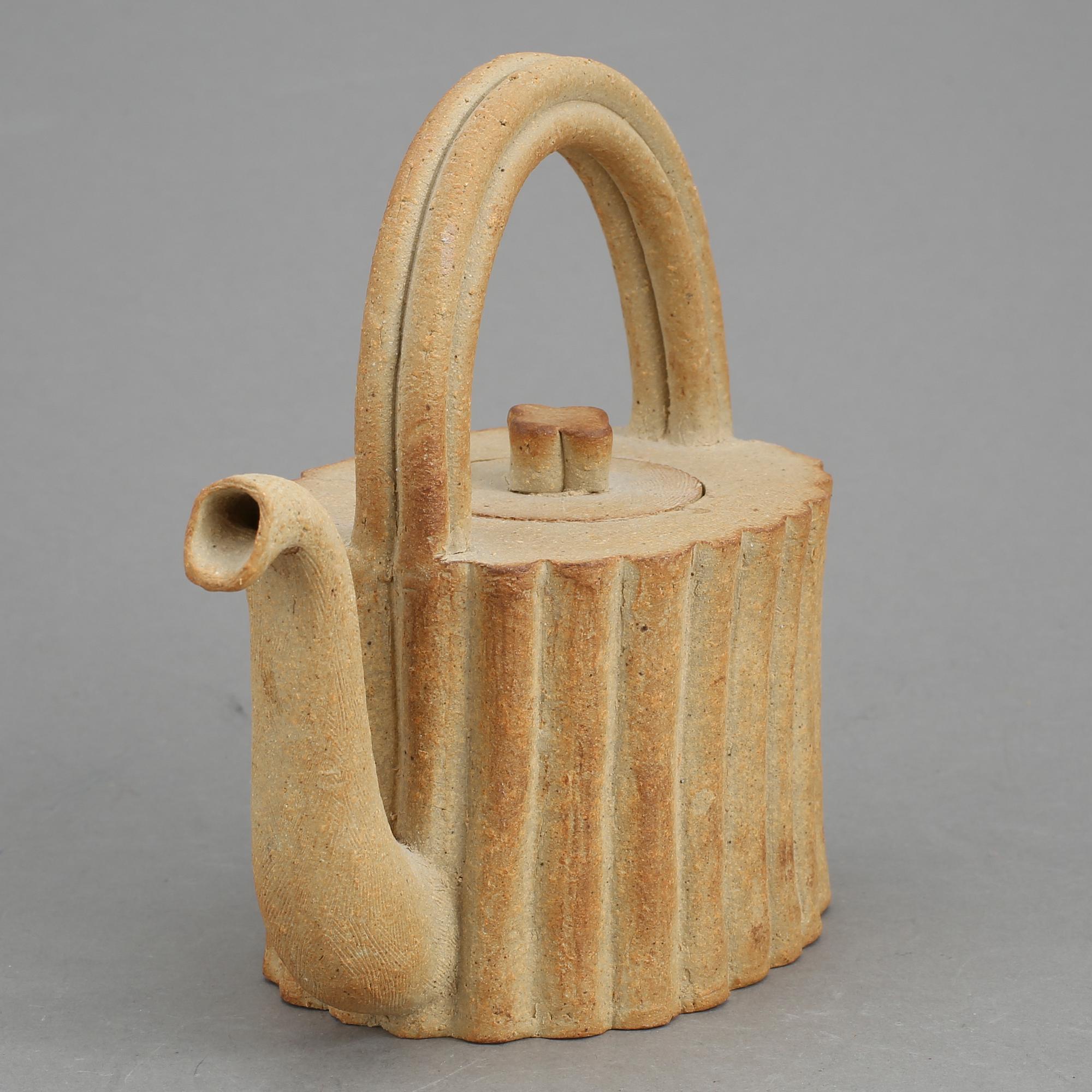 TEKANNA, stengods, Signe Persson-Melin, signerad och daterad 06.