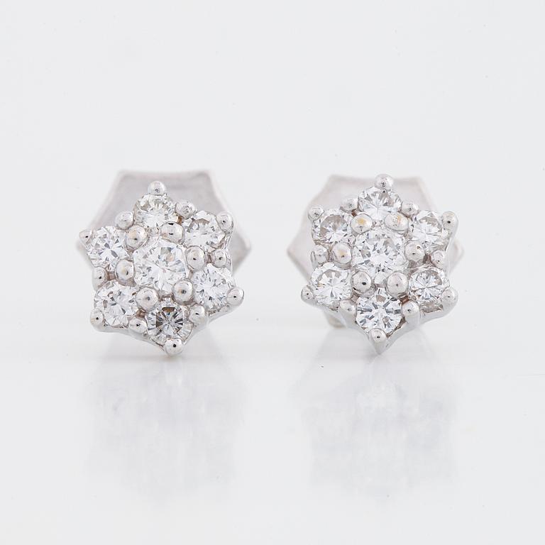 Brilliant-cut diamond earrings, total ca 0,50 ct.