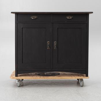 Skänk, tidigt 1900-tal.