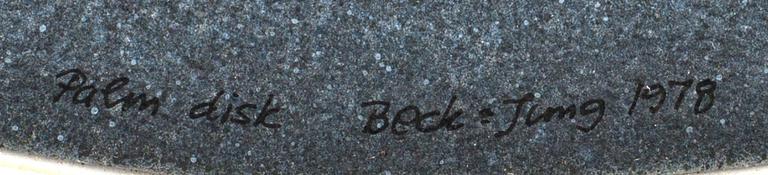 BECK & JUNG,blandteknik," Palm disk" signerad 1978.