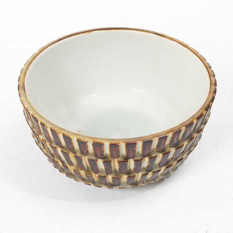 Gertrud Lönegren, A stoneware bowl, Rörstrand, 1936-1941.