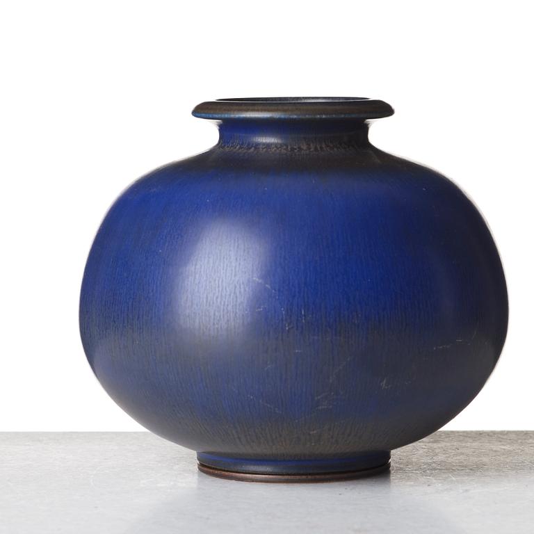 Berndt Friberg, a blue "rabbit's fur" glazed stoneware vase, Gustavsberg studio, Sweden 1960.