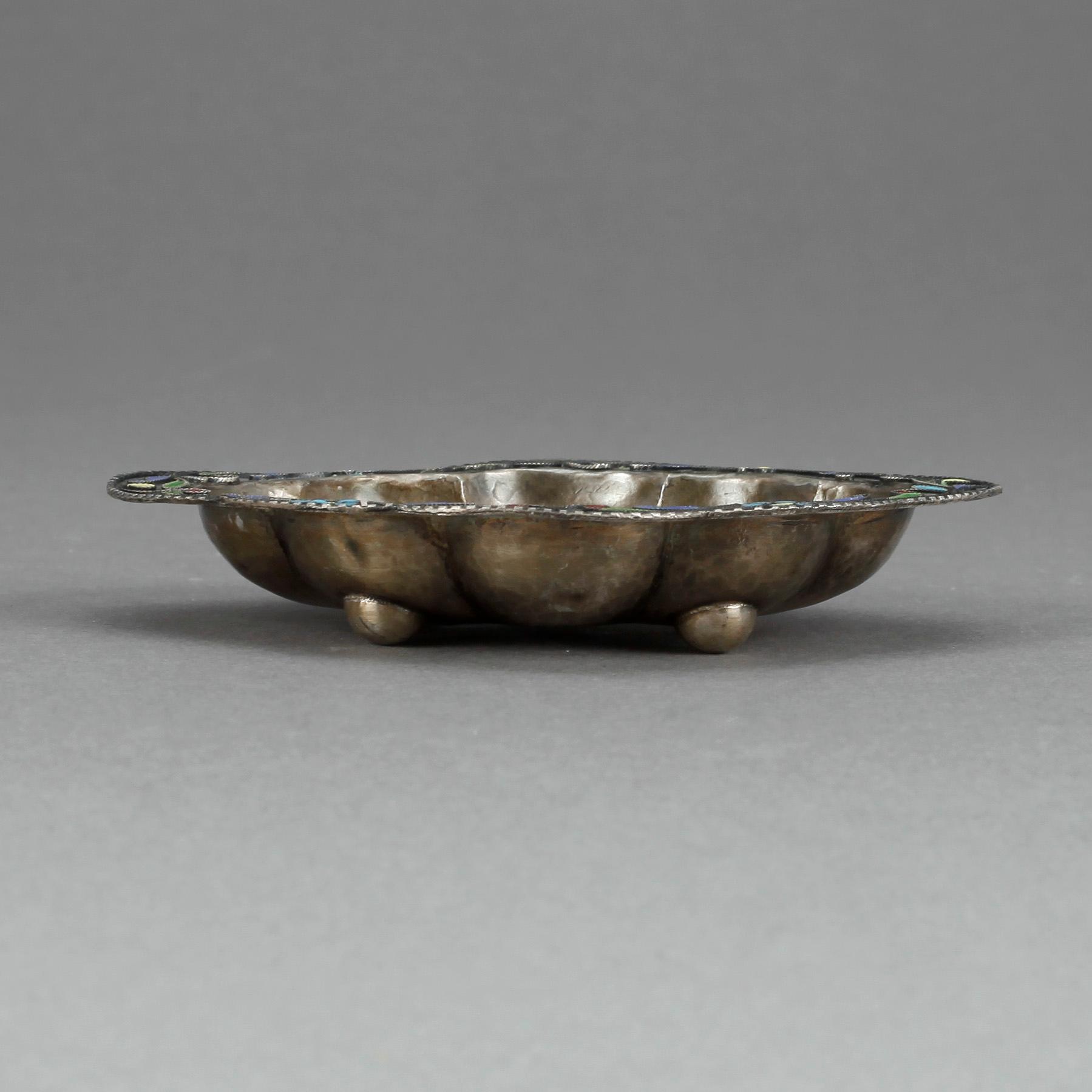 SKÅL, sterlingsilver och emalj. Vikt ca 21 gram.