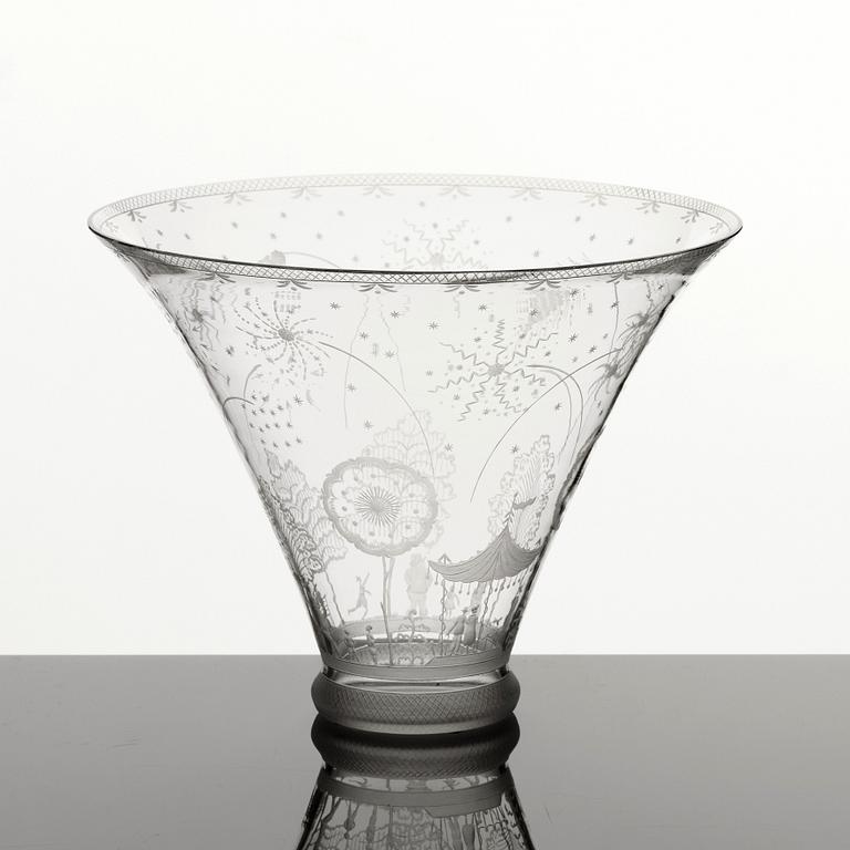 Edward Hald, a Swedish Grace engraved glass bowl 'Fyrverkeri' with a plate, Orrefors Sweden 1924, model nr 248.