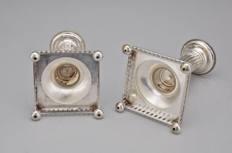 LJUSSTAKAR, ett par, nysilver, stämplad GABH, 1900-talets första hälft.