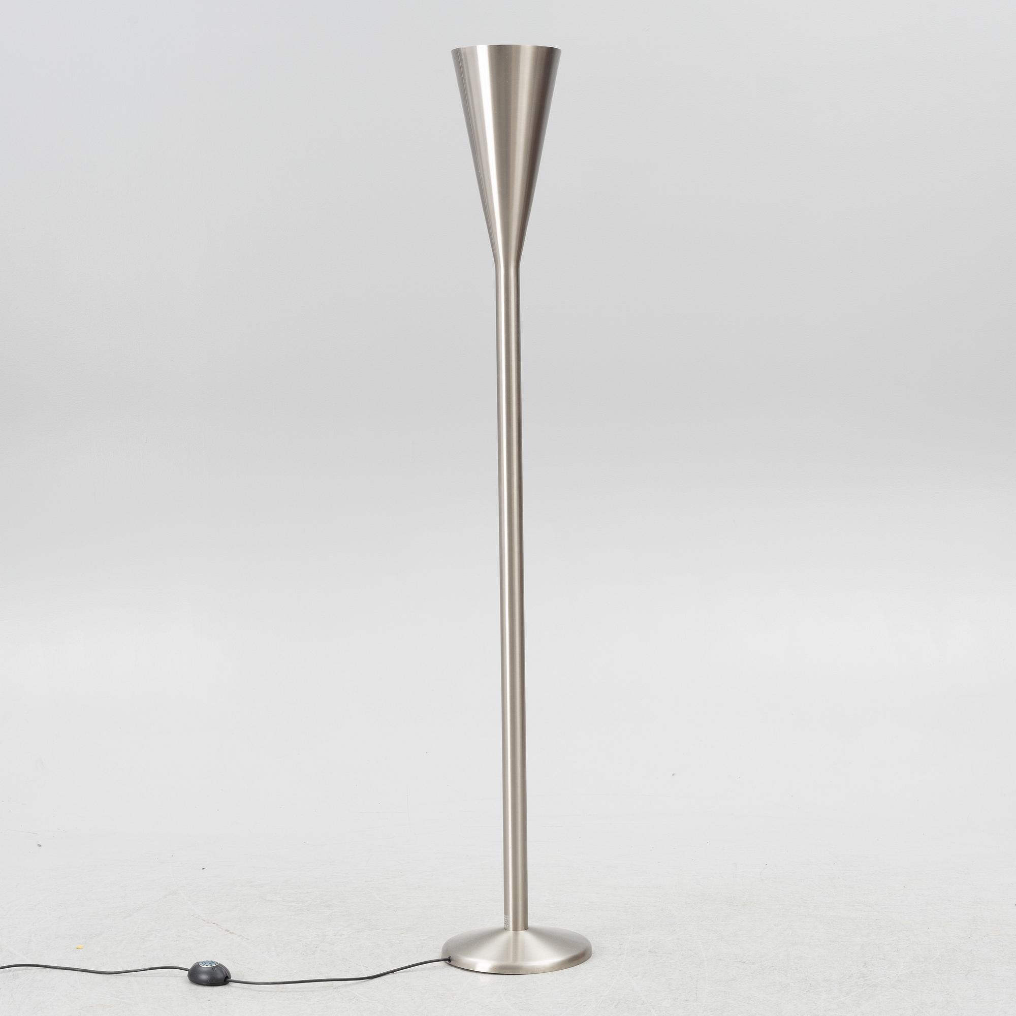 Pietro Chiesa, golvlampa, "Luminator", Fontana Arte, Italien, 2017.