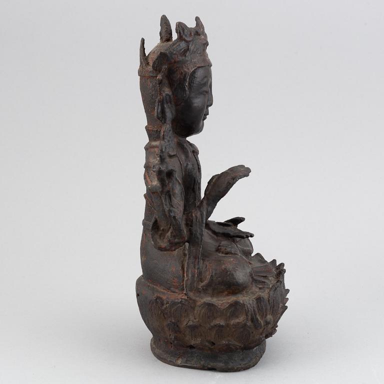 A bronze figure of Guanyin, Ming dynasty (1368-1644).