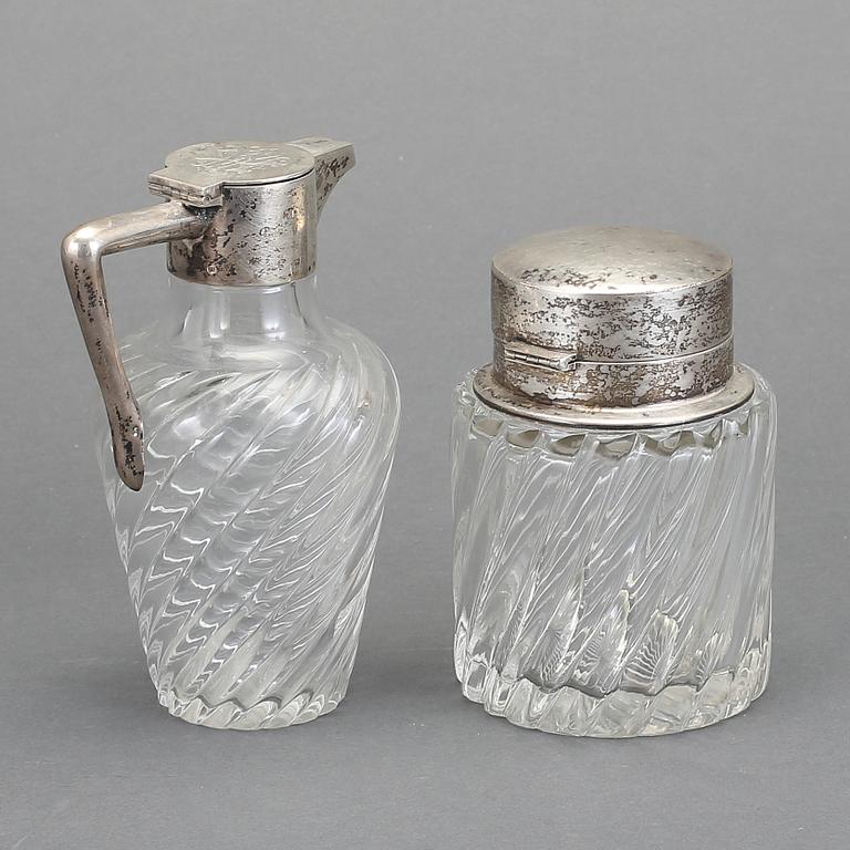 KANNA samt BURK. Silver och glas, Österrike-Ungern, tidigt 1900-tal.