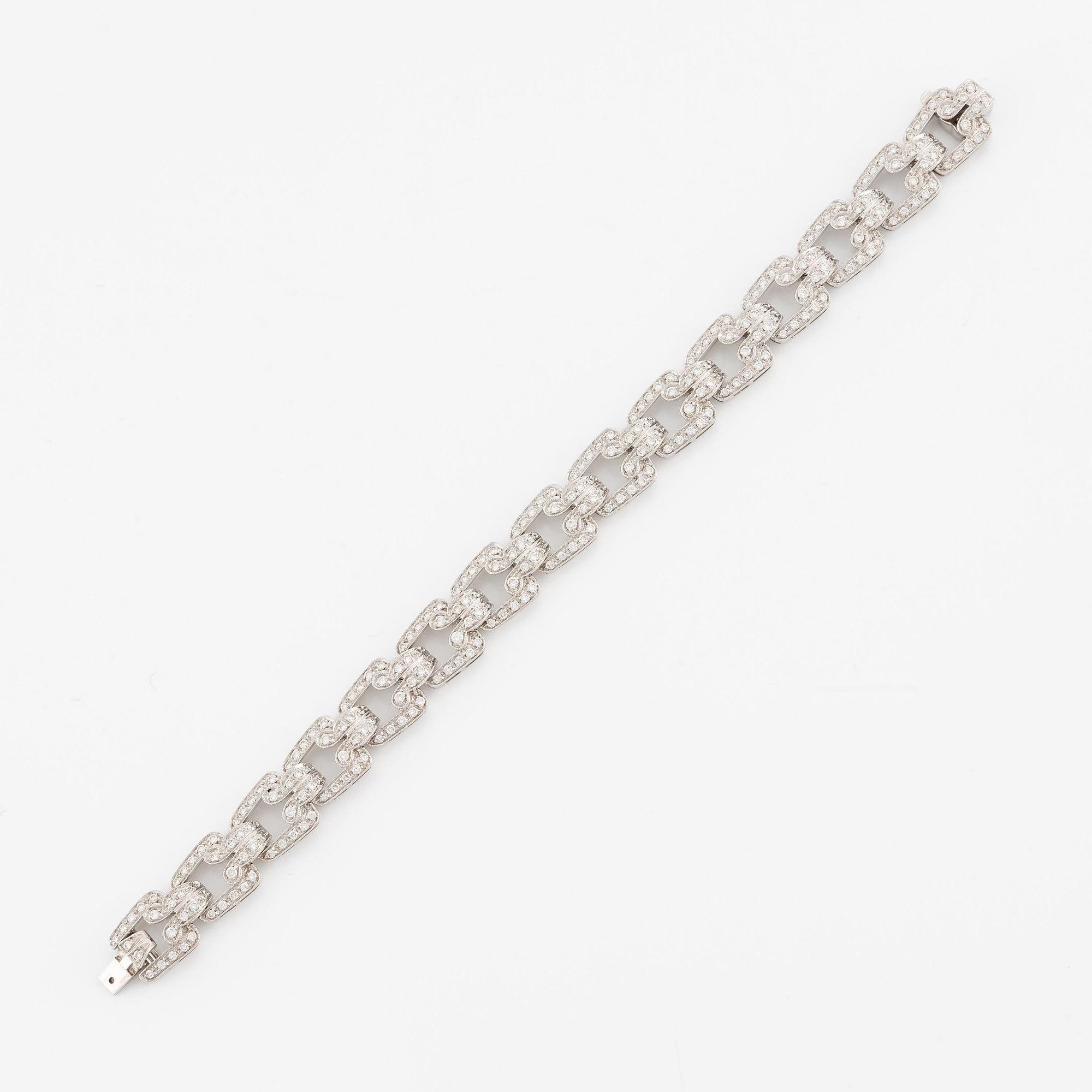 Armband 18K vitguld med runda briljantslipade diamanter.