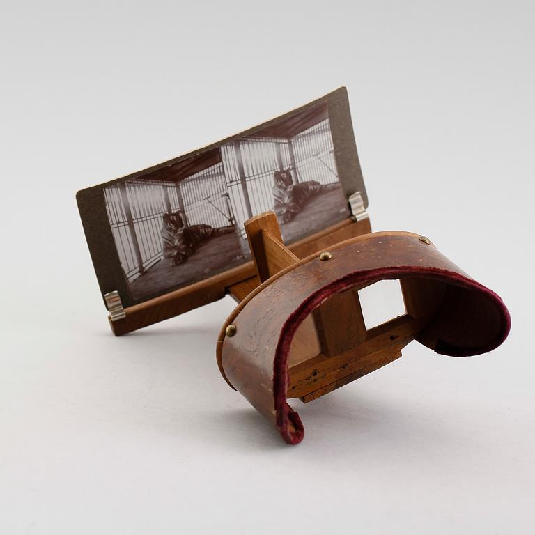 STEREOSKOP, med ca 160 bilder märkta H. Hands & Son´s, Stereoscopic Series, Indien, tidigt 1900-tal.