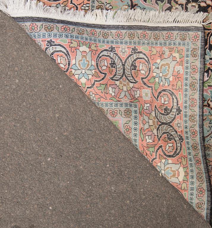 MATTA, Kashmir. Ca 274x180 cm.