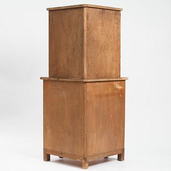 Oscar Nilsson, attributed to, a corner cabinet, likely executed at Isidor Hörlin AB, Stockholm in the 1930s-1940s.