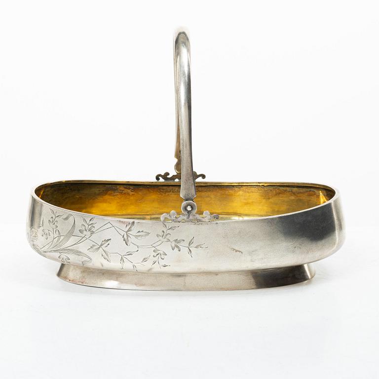 A Russian parcel gilt silver bread basket, mark of Victor Fink, Moscow, active 1897–1917.