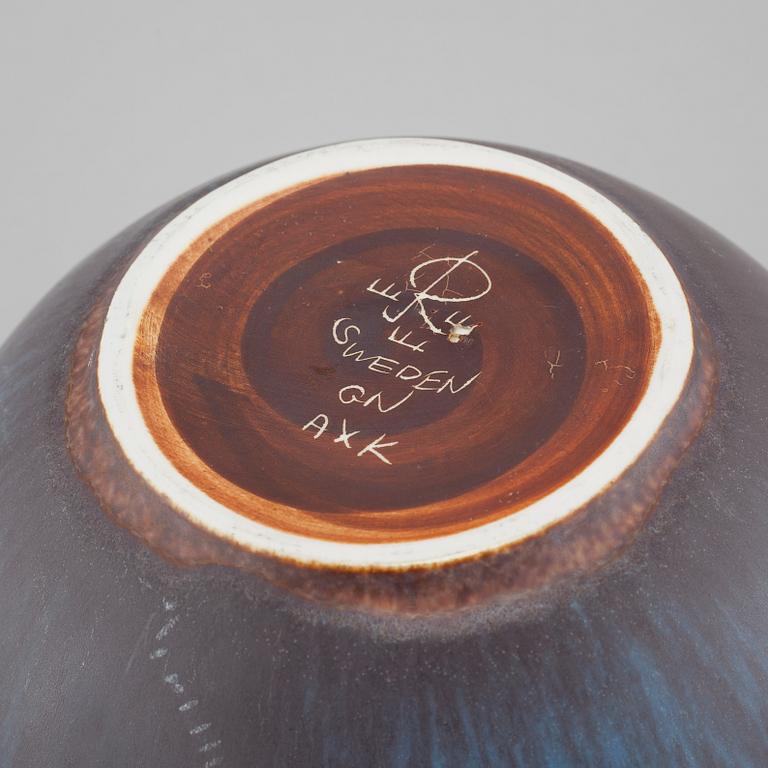 A stoneware bowl by GUNNAR NYLUND for Rörstrand, third quarter of the 20t century.