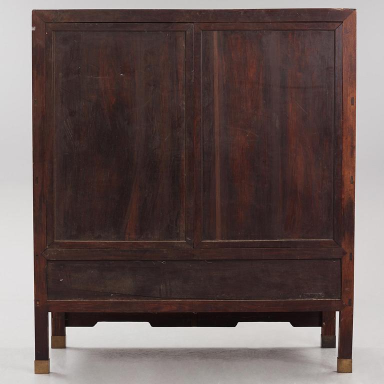 A large Imperial Hongmu compound cabinet, Qingdynasty, 19th century.