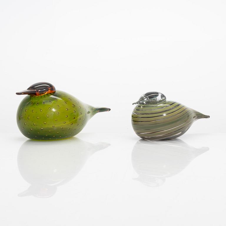 Two signed Oiva Toikka glass birds for Iittala Nuutajärvi.