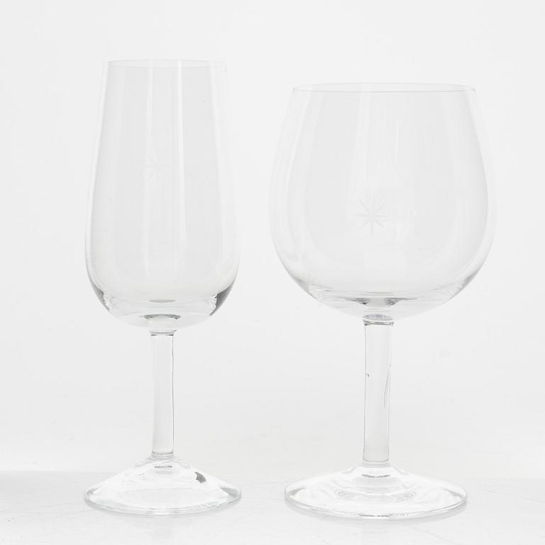 Signe Persson-Melin, a 19 pcs 'Bouquet' glass service, Kosta Boda.