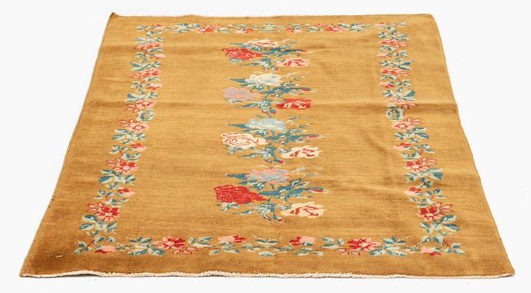 An antique Anatolian rug, Ottoman Empire, c. 107 x 75 cm.