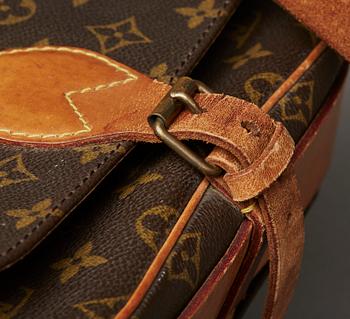 VÄSKA, "Cartouchiere", Louis Vuitton.