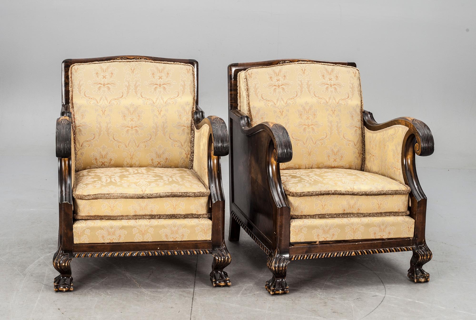 FÅTÖLJER, Chippendalestil. 1900-talets första hälft.